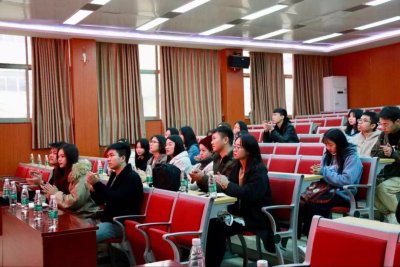 永利官网大学生通讯社赴武汉职业技术学院学习交流