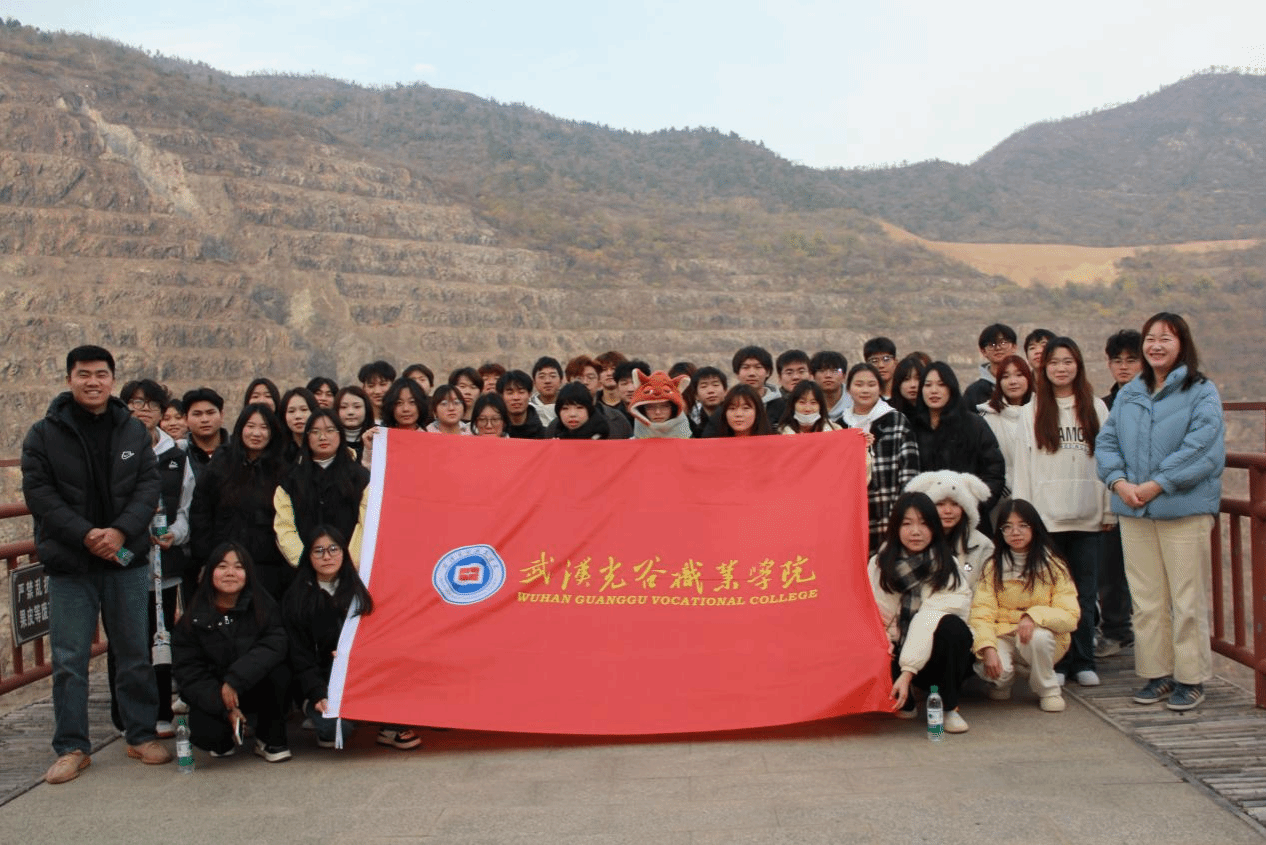 永利官网师生赴黄石参加“青春飞扬·智汇黄石行”活动